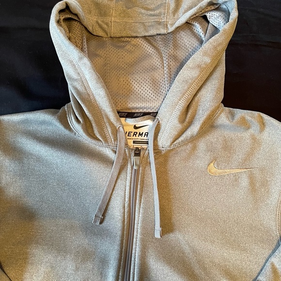 NIKE THERMA-FIT GREY FULL ZIP UP HOODIE - Picture 2 of 10